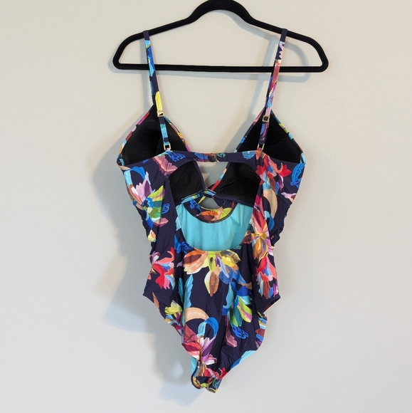 NWT La Blanca Push-up One-piece Tropical Print Swimsuit - Picture 3 of 6